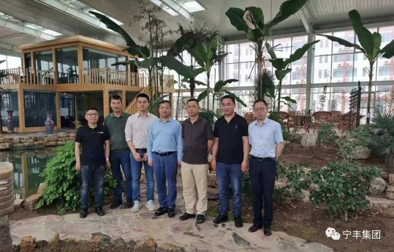德華兔寶寶董事長丁鴻敏、供應(yīng)中心總經(jīng)理陸鳴亮一行蒞臨淮北寧豐參觀交流